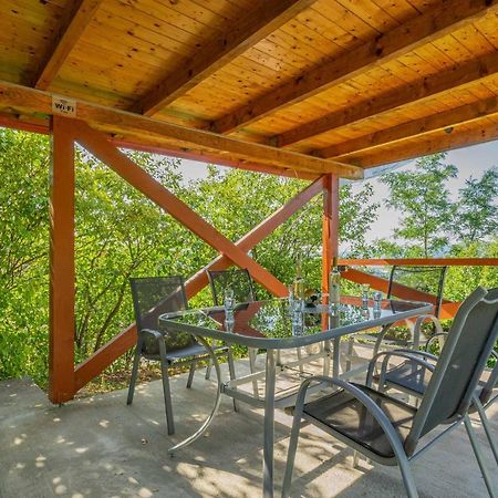 Panorama Apartmanhaz Эстергом Экстерьер фото